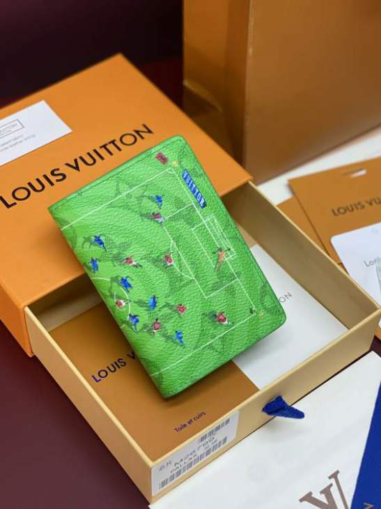 Picture of Louis Vuitton Wallets _SKUfw240692798fw